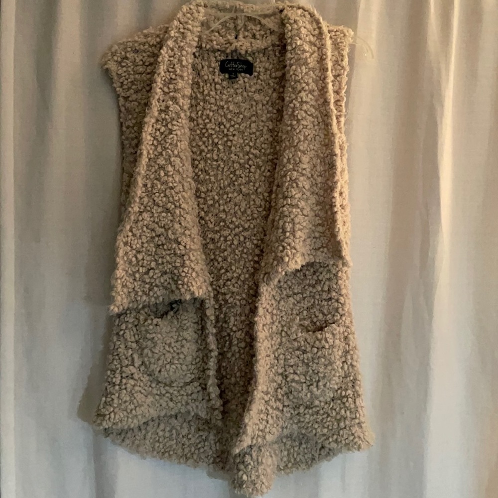 Sleeveless fuzzy vest/ cardigan